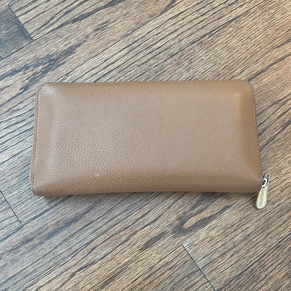 Michael Kors Wallet - Picture 4 of 4